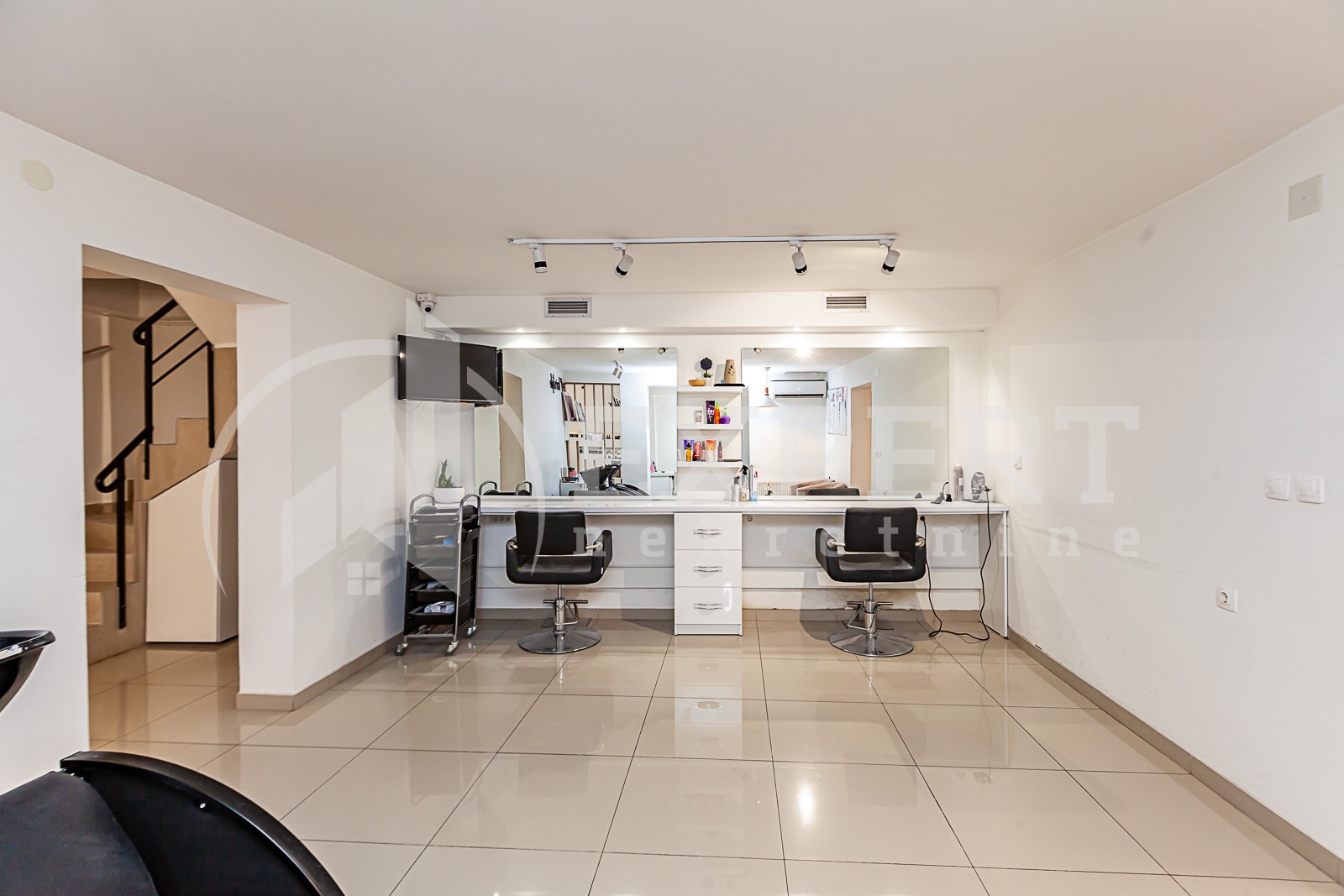 Lokal, 125 m2, Čair, Cara Dušana ID: i-011057 6