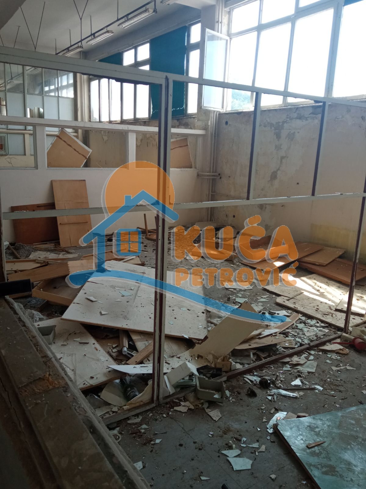 Lokal, 1260 m2, Trošarina, Bulevar svetog cara ID: i-06757 3