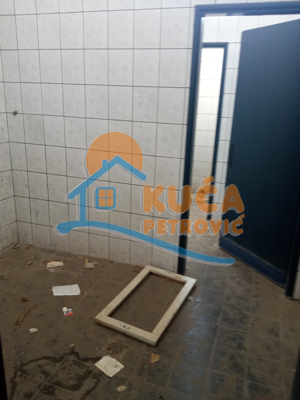 Lokal, 1260 m2, Trošarina, Bulevar svetog cara ID: i-06757 5