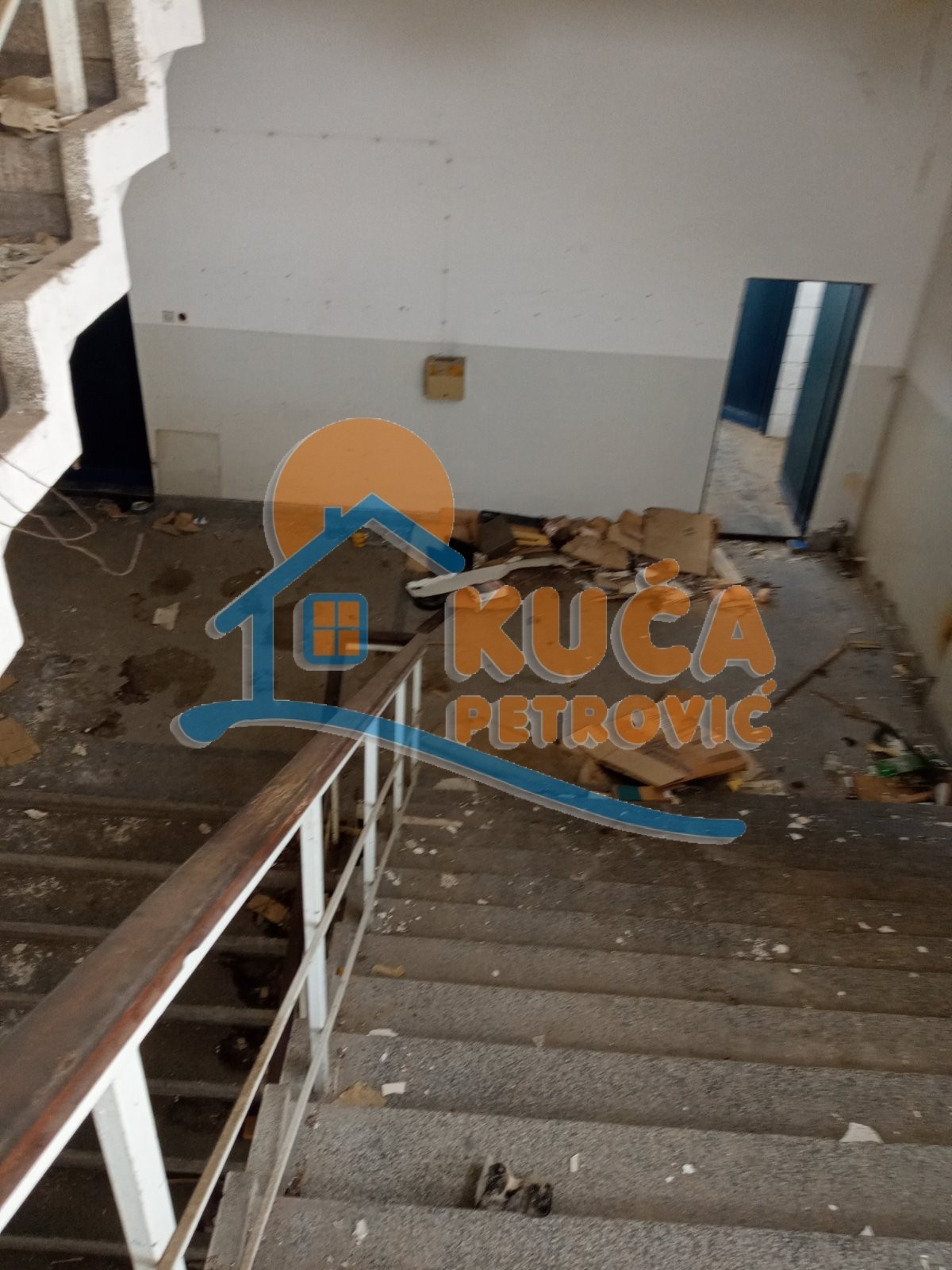 Lokal, 1260 m2, Trošarina, Bulevar svetog cara ID: i-06757 6