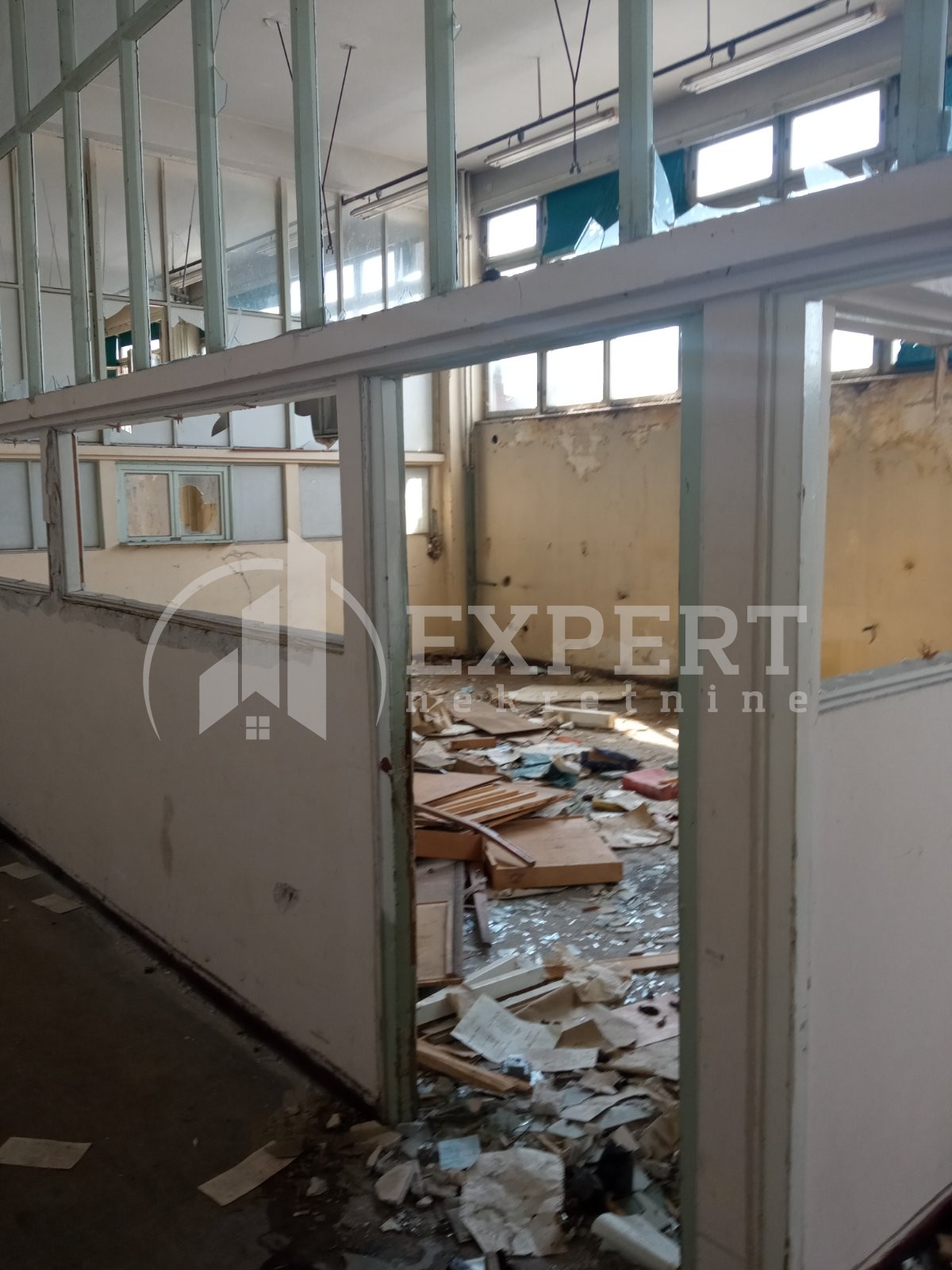 Lokal, 1260 m2, Trošarina, Bulevar svetog cara ID: i-06757 12