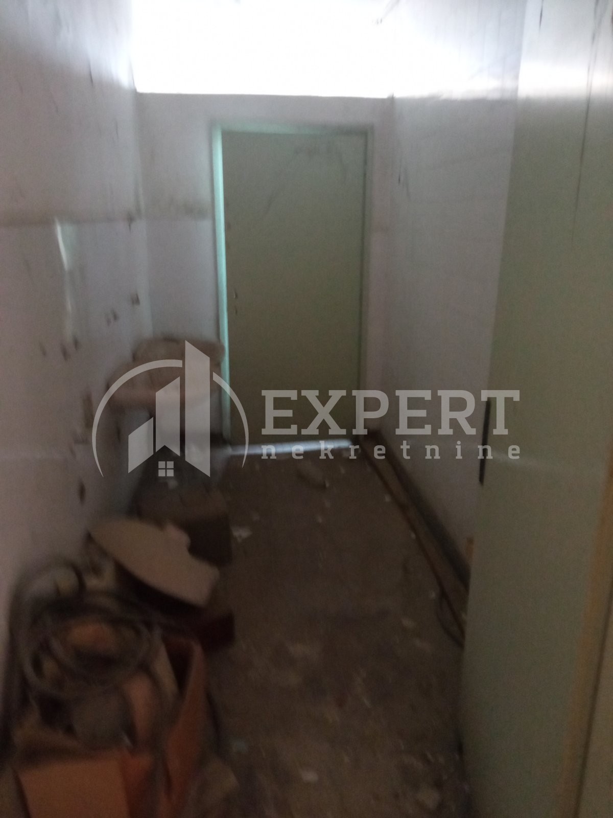 Lokal, 1260 m2, Trošarina, Bulevar svetog cara ID: i-06757 13