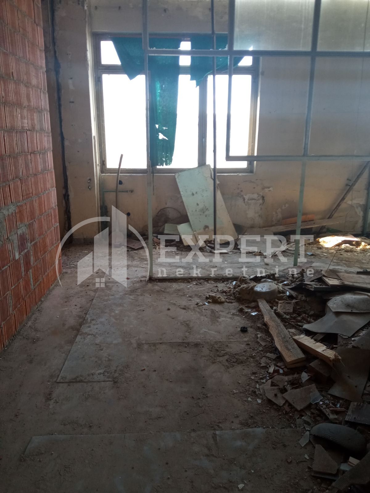 Lokal, 1260 m2, Trošarina, Bulevar svetog cara ID: i-06757 14