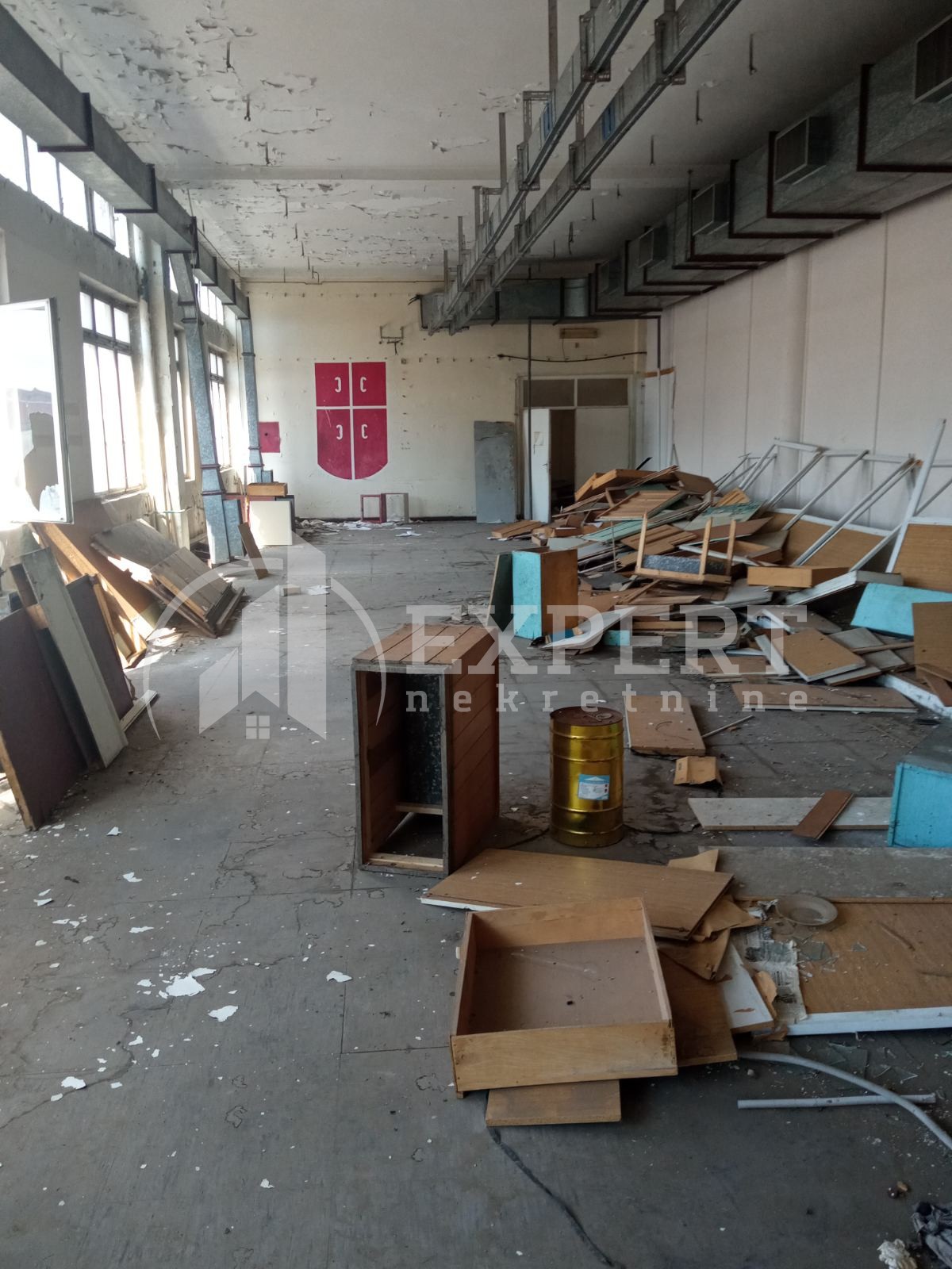 Lokal, 1260 m2, Trošarina, Bulevar svetog cara ID: i-06757 15