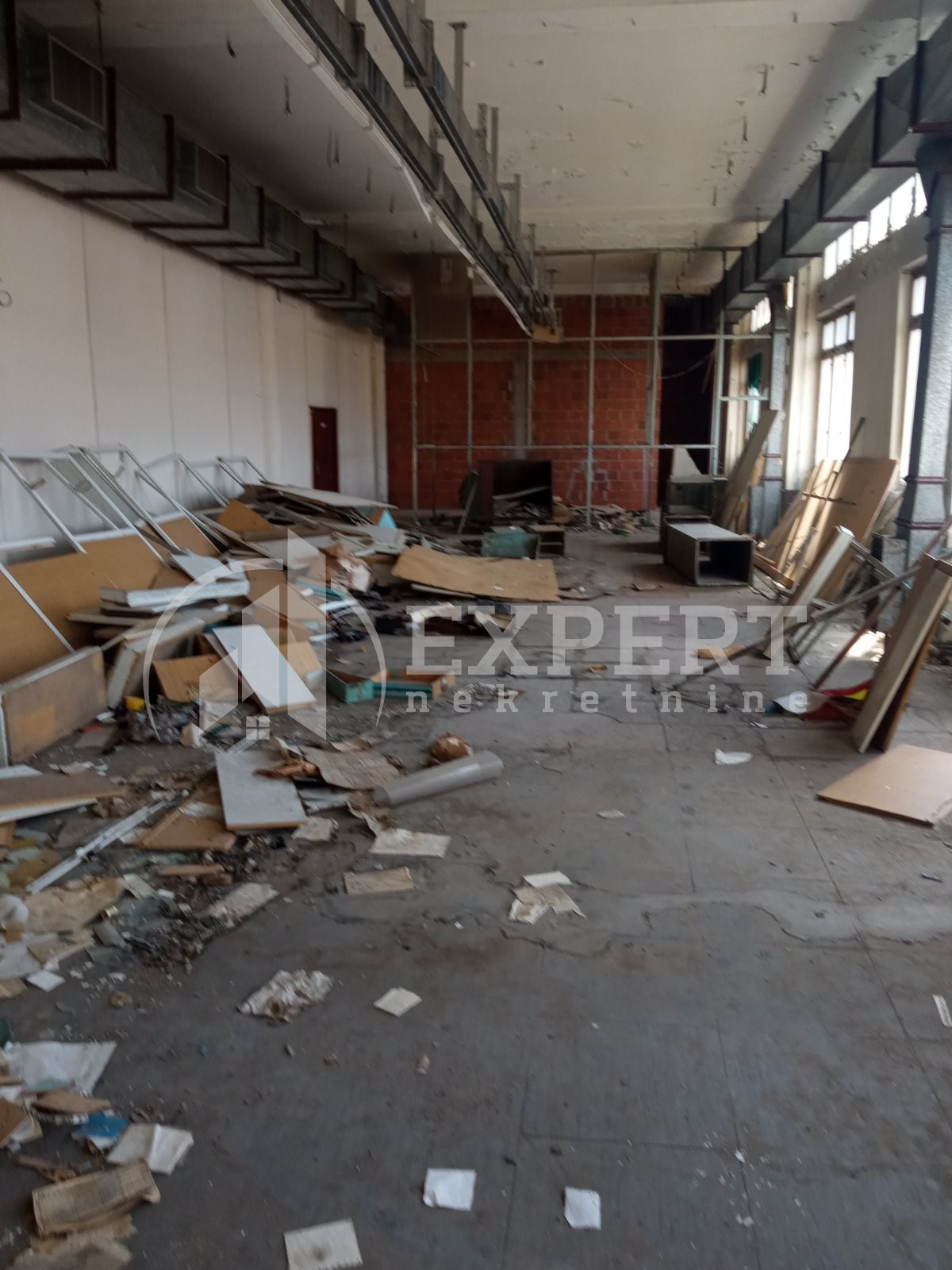 Lokal, 1260 m2, Trošarina, Bulevar svetog cara ID: i-06757 16