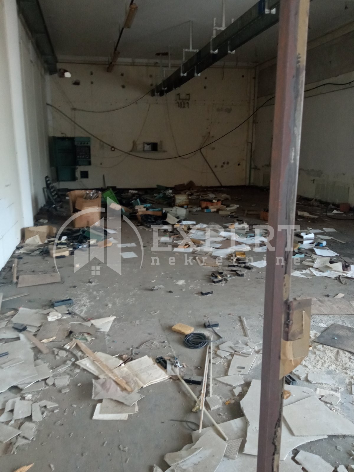 Lokal, 1260 m2, Trošarina, Bulevar svetog cara ID: i-06757 19