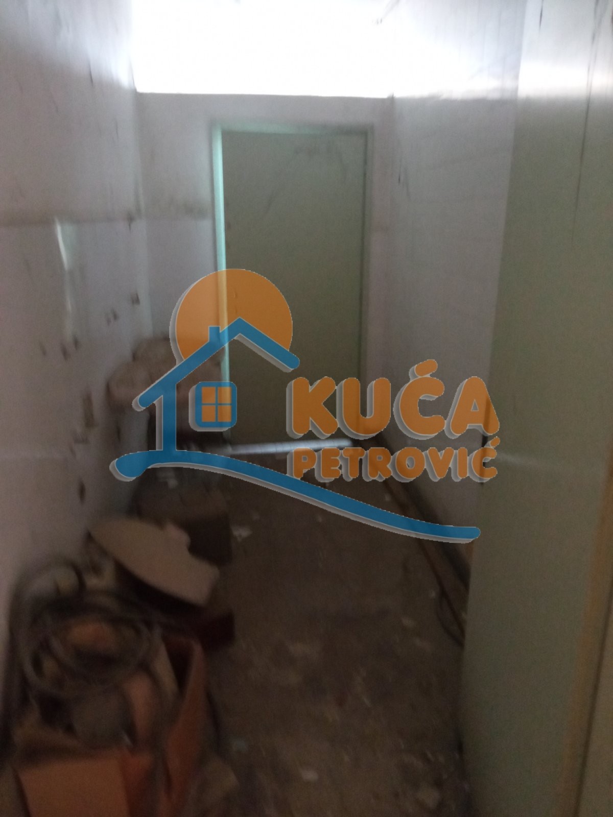 Lokal, 1260 m2, Trošarina, Bulevar svetog cara ID: i-06757 13