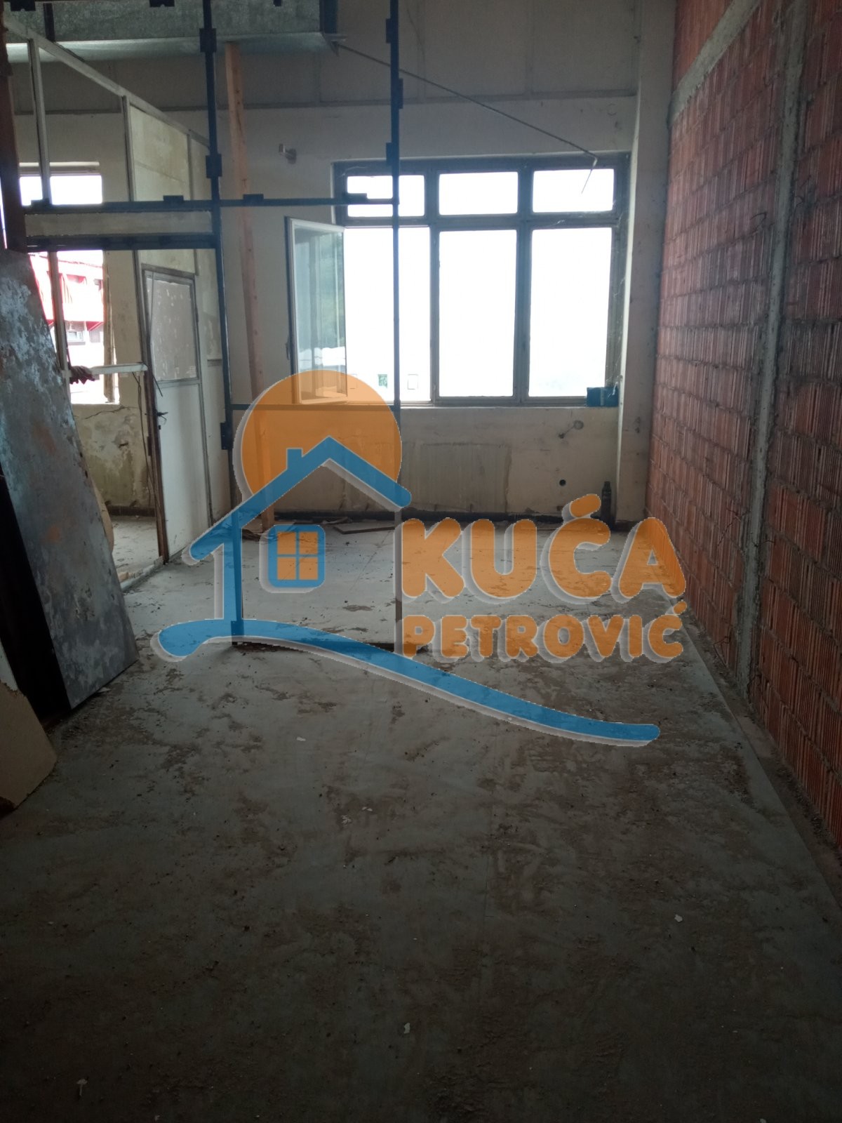 Lokal, 1260 m2, Trošarina, Bulevar svetog cara ID: i-06757 17