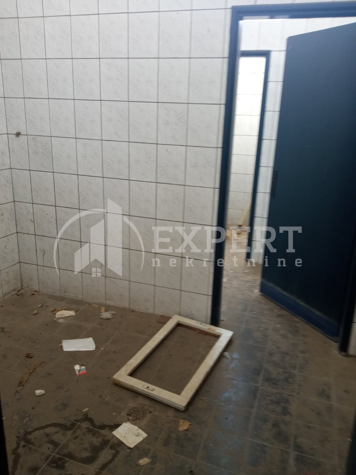 Lokal, 1260 m2, Trošarina, Bulevar svetog cara ID: i-06757 5