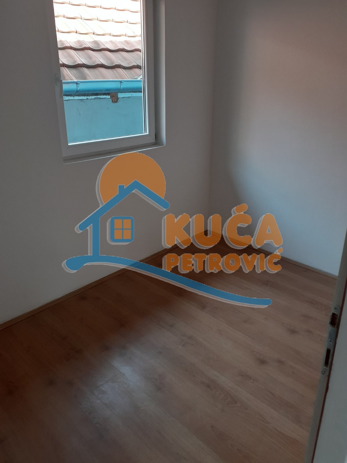 Lokal, 130 m2, Vojvode Momčila ID: i-06819 2