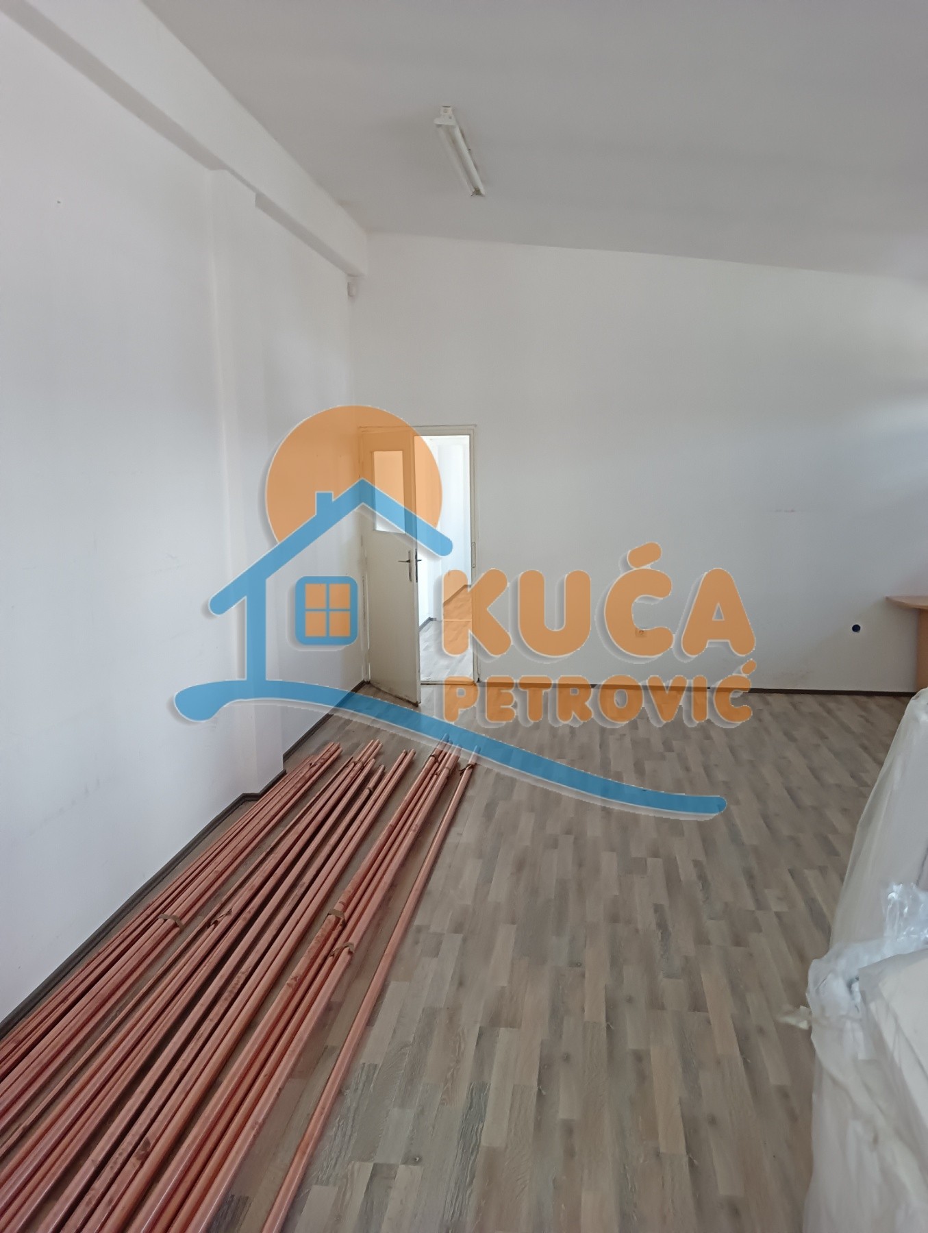 Lokal, 1420 m2, Trošarina, Bulevar svetog cara ID: i-06692 9