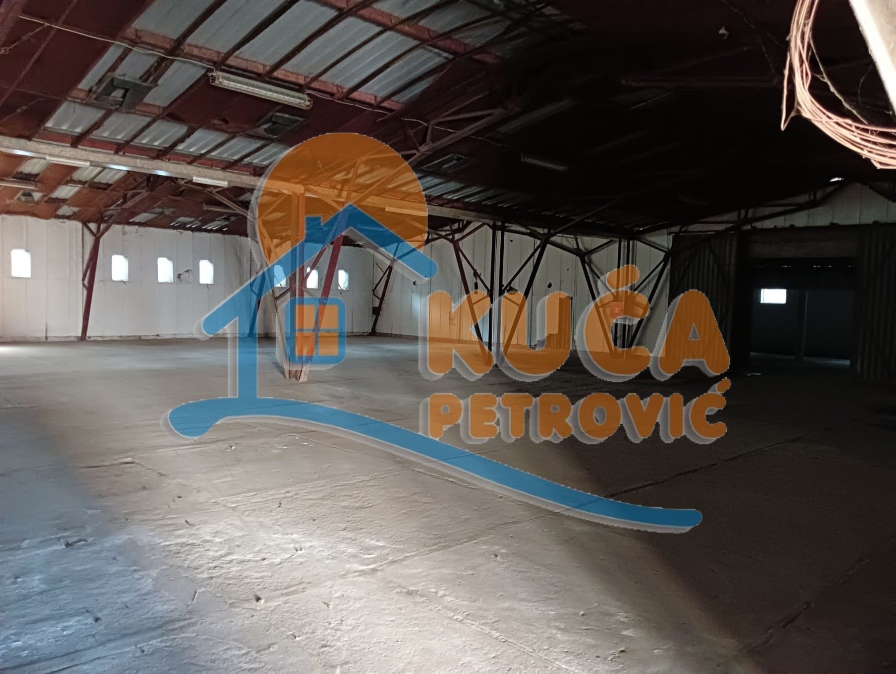 Lokal, 1420 m2, Trošarina, Bulevar svetog cara ID: i-06692 2