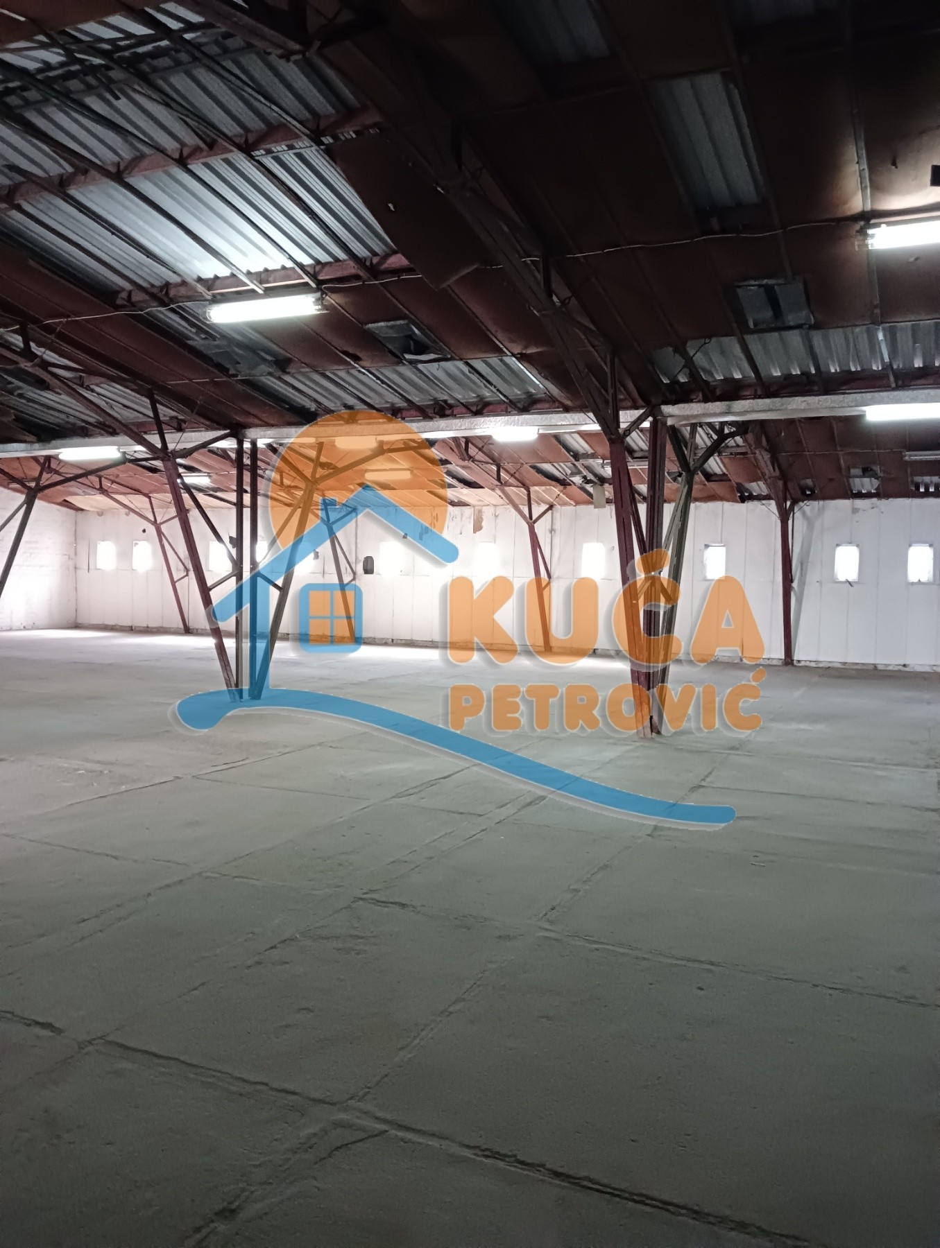 Lokal, 1420 m2, Trošarina, Bulevar svetog cara ID: i-06692 1