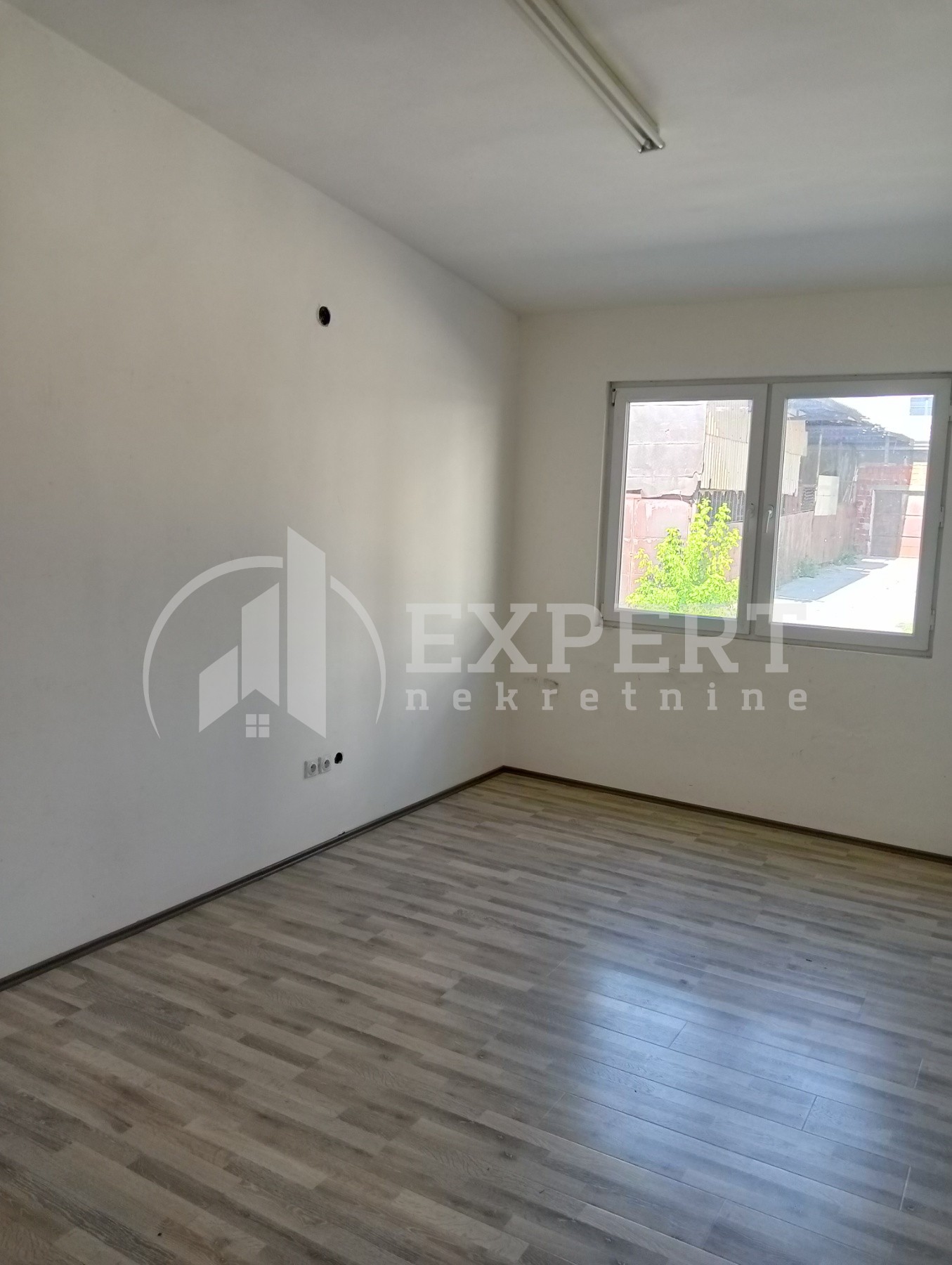 Lokal, 1420 m2, Trošarina, Bulevar svetog cara ID: i-06692 7