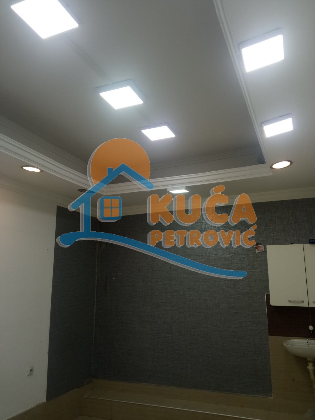 Lokal, 15 m2, Centar, Obrenovićeva ID: i-07157 2