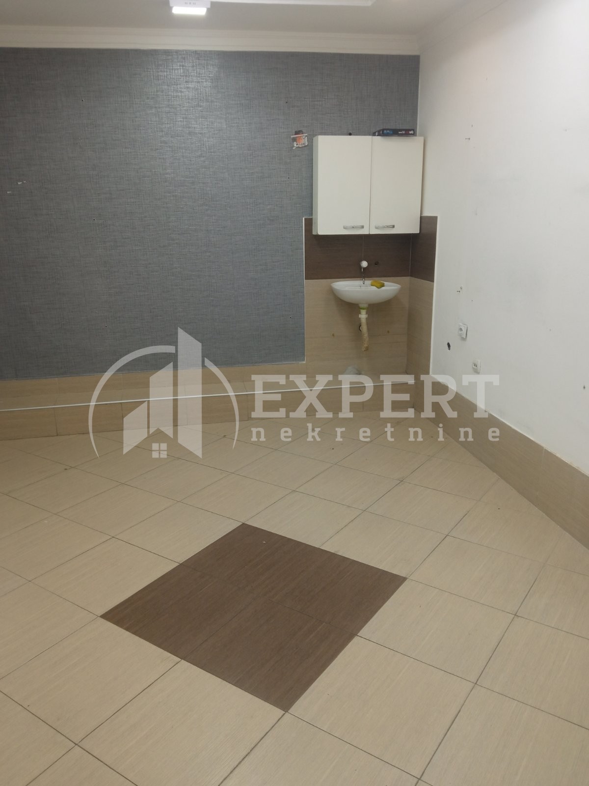 Lokal, 15 m2, Centar, Obrenovićeva ID: i-07157 4