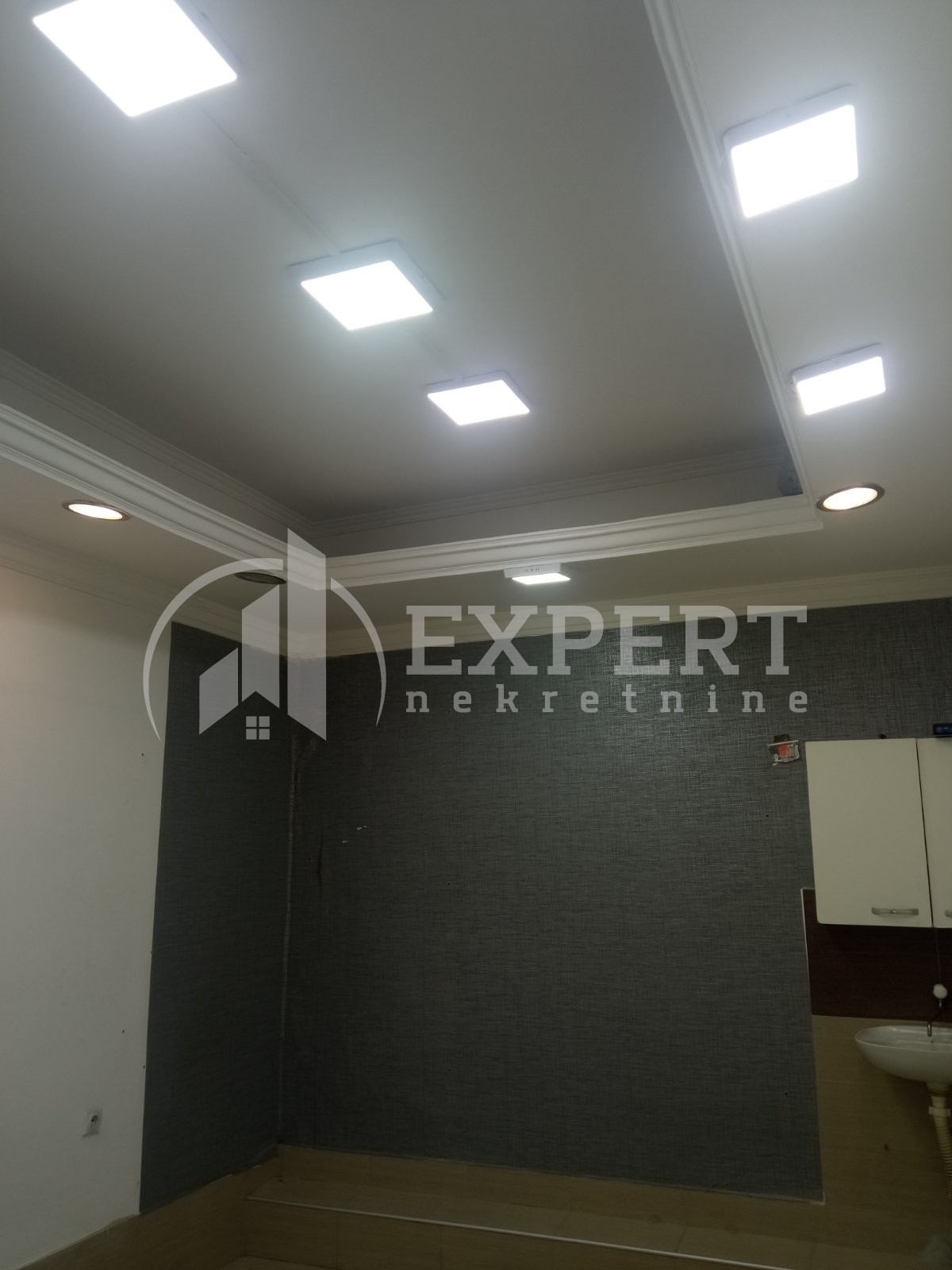 Lokal, 15 m2, Centar, Obrenovićeva ID: i-07157 2