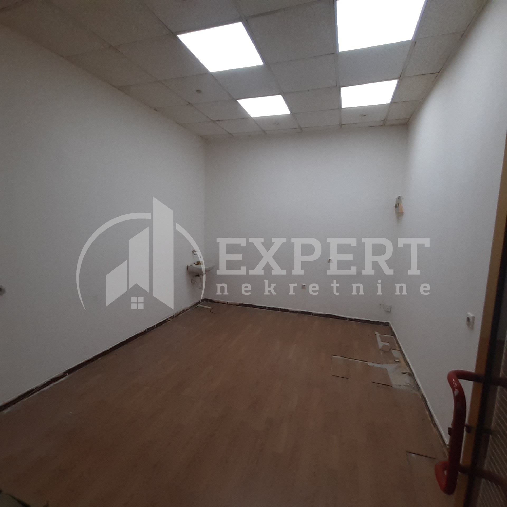 Lokal, 15 m2, Centar, Obrenovićeva ID: p-010531 2