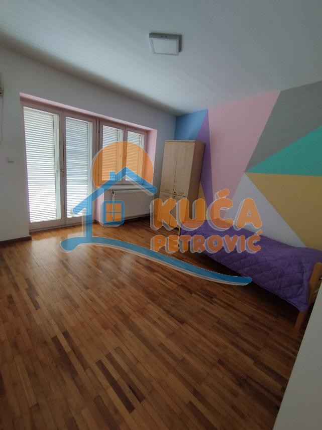 Lokal, 150 m2, Centar, Lole Ribara ID: i-08209 7