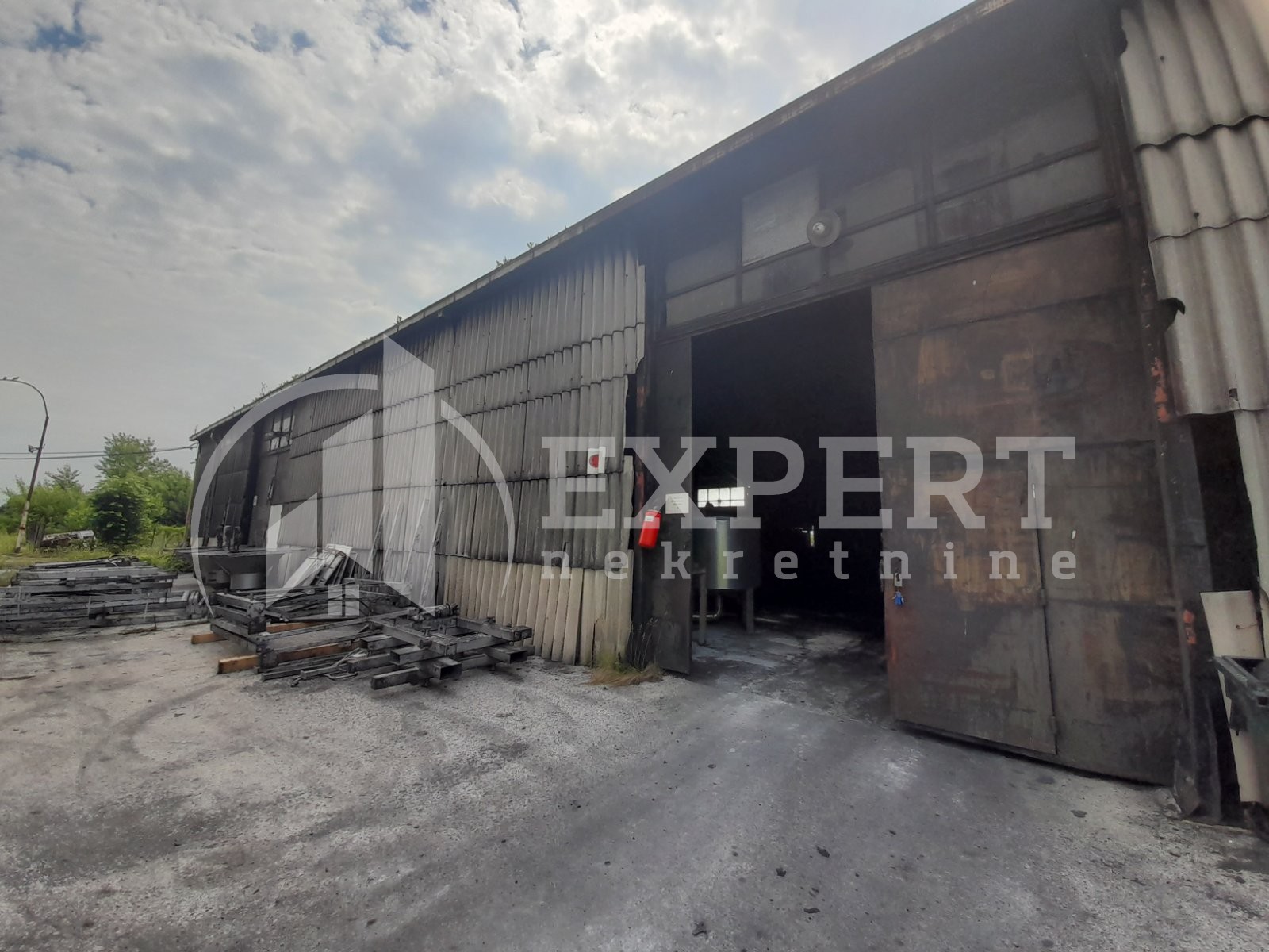 Lokal, 1560 m2, Mramorsko Brdo, Topličkog partizanskog odreda ID: i-09667 1