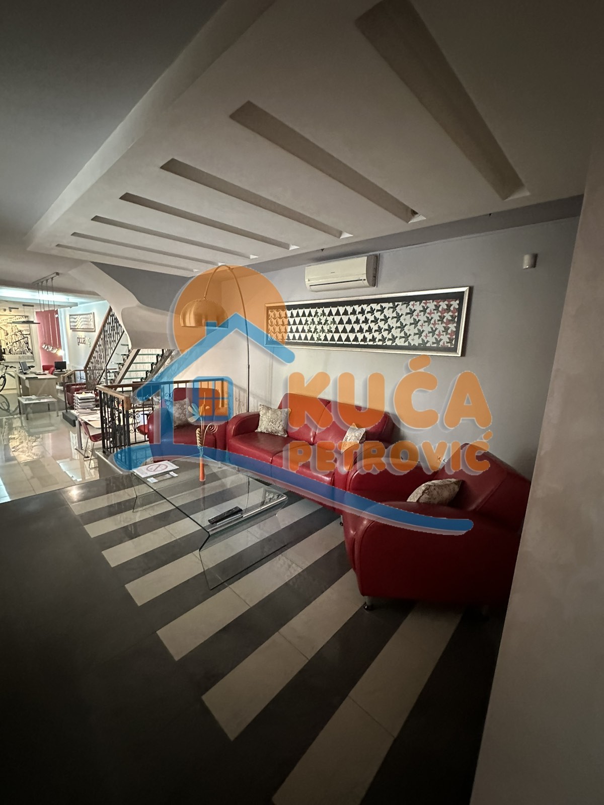 Lokal, 200 m2, Centar, Jeronimova ID: i-09200 1