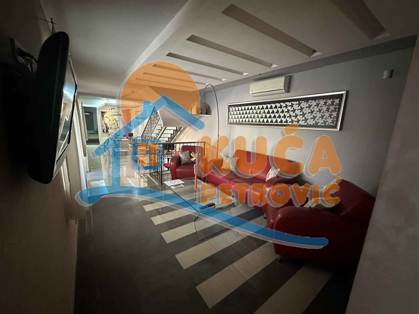 Lokal, 200 m2, Centar, Jeronimova ID: i-09200 4