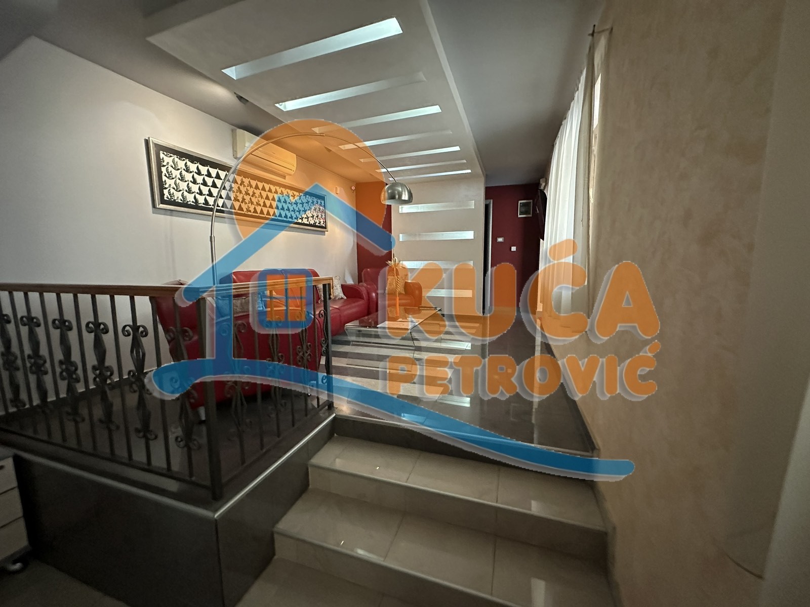 Lokal, 200 m2, Centar, Jeronimova ID: i-09200 7