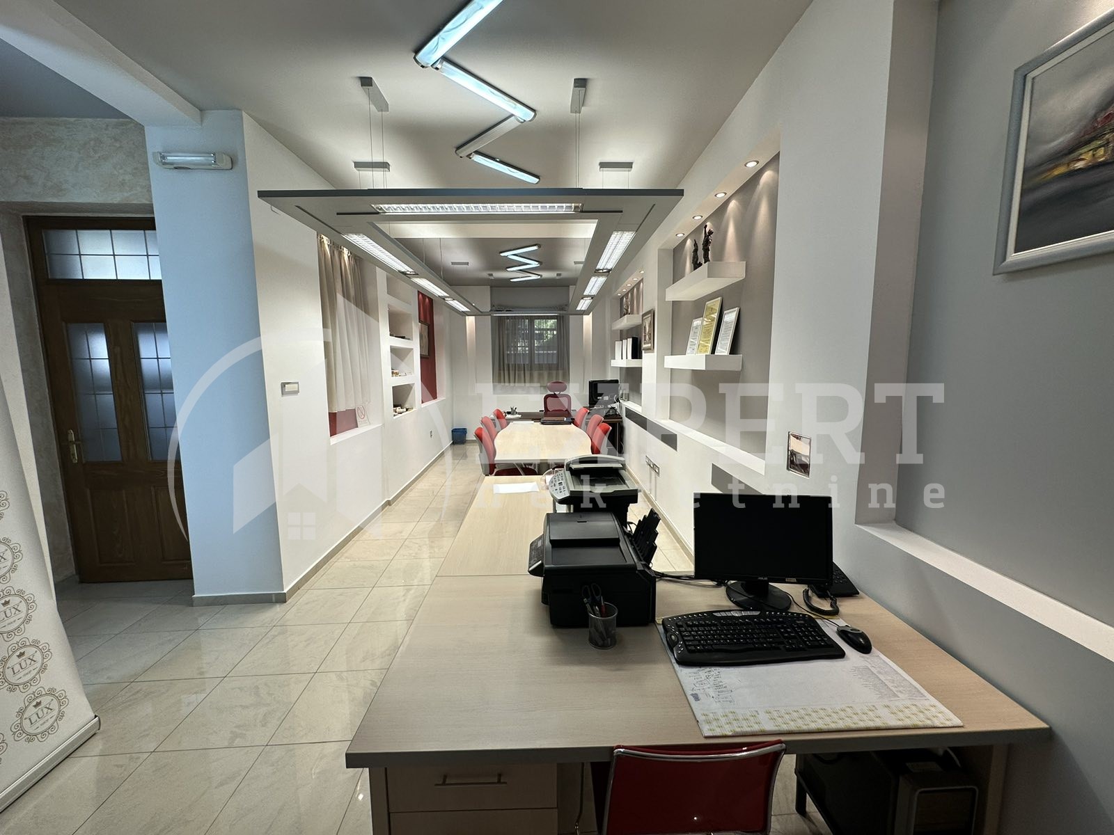 Lokal, 200 m2, Centar, Jeronimova ID: i-09200 12