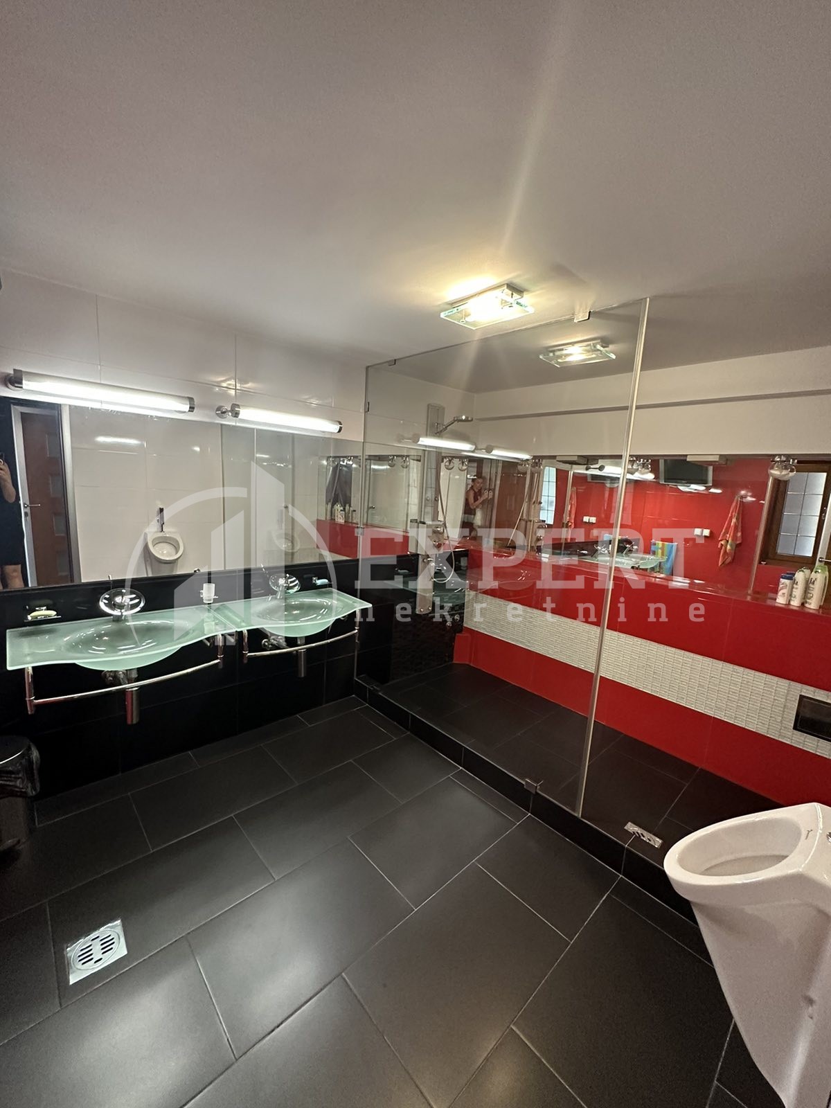 Lokal, 200 m2, Centar, Jeronimova ID: i-09200 14