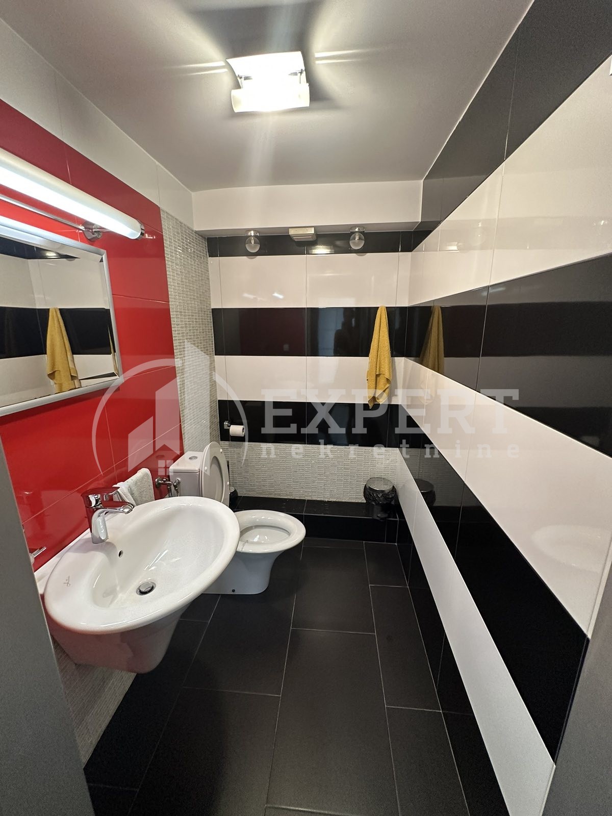 Lokal, 200 m2, Centar, Jeronimova ID: i-09200 15