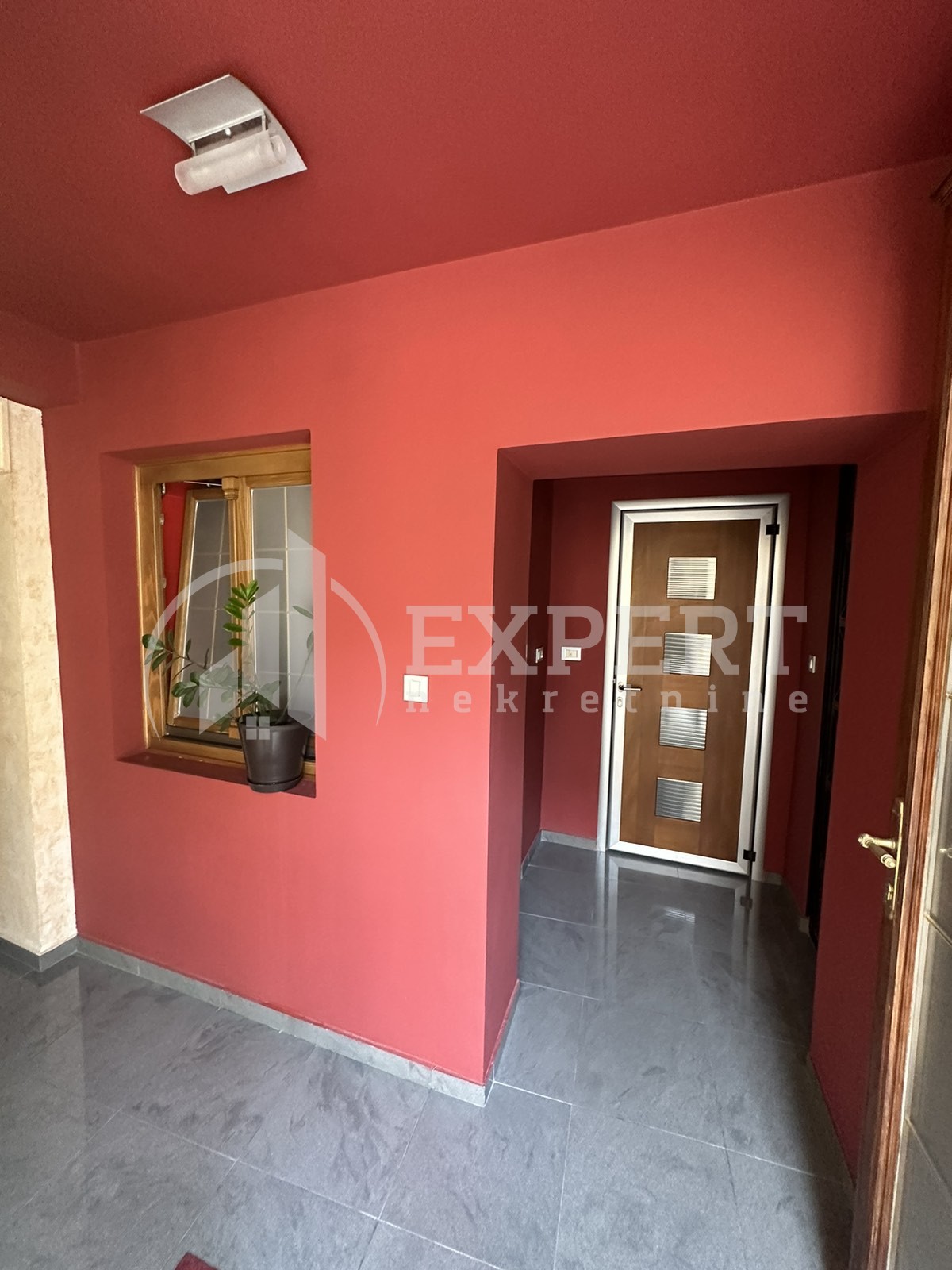 Lokal, 200 m2, Centar, Jeronimova ID: i-09200 16