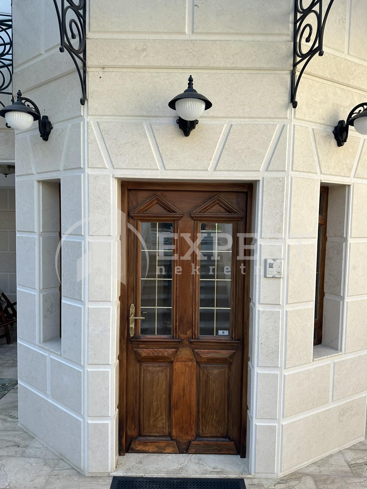 Lokal, 200 m2, Centar, Jeronimova ID: i-09200 18