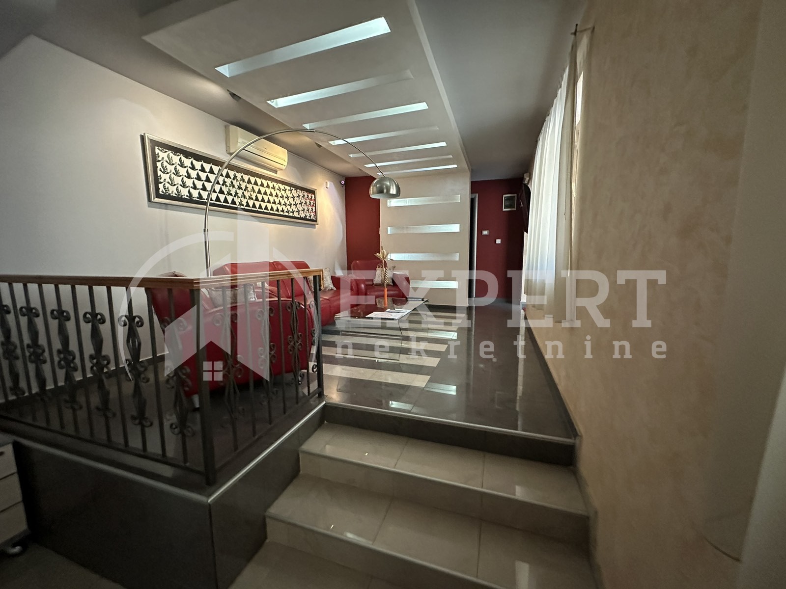 Lokal, 200 m2, Centar, Jeronimova ID: i-09200 7