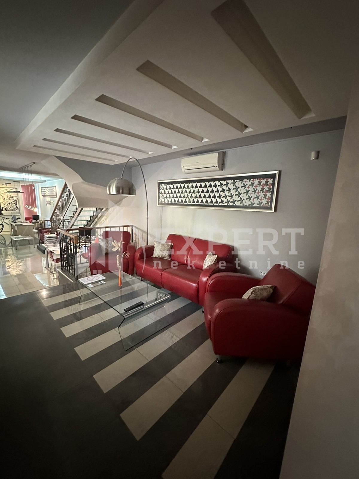 Lokal, 200 m2, Centar, Jeronimova ID: i-09200 1