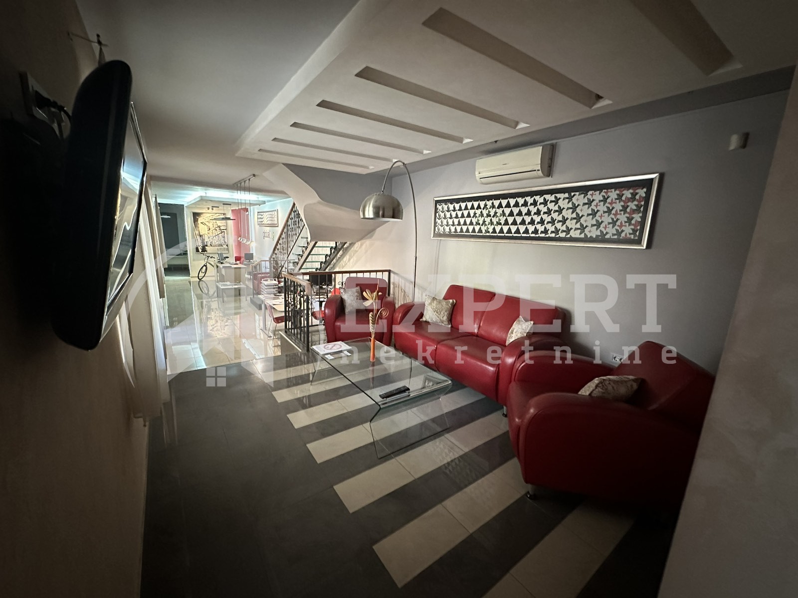 Lokal, 200 m2, Centar, Jeronimova ID: i-09200 4