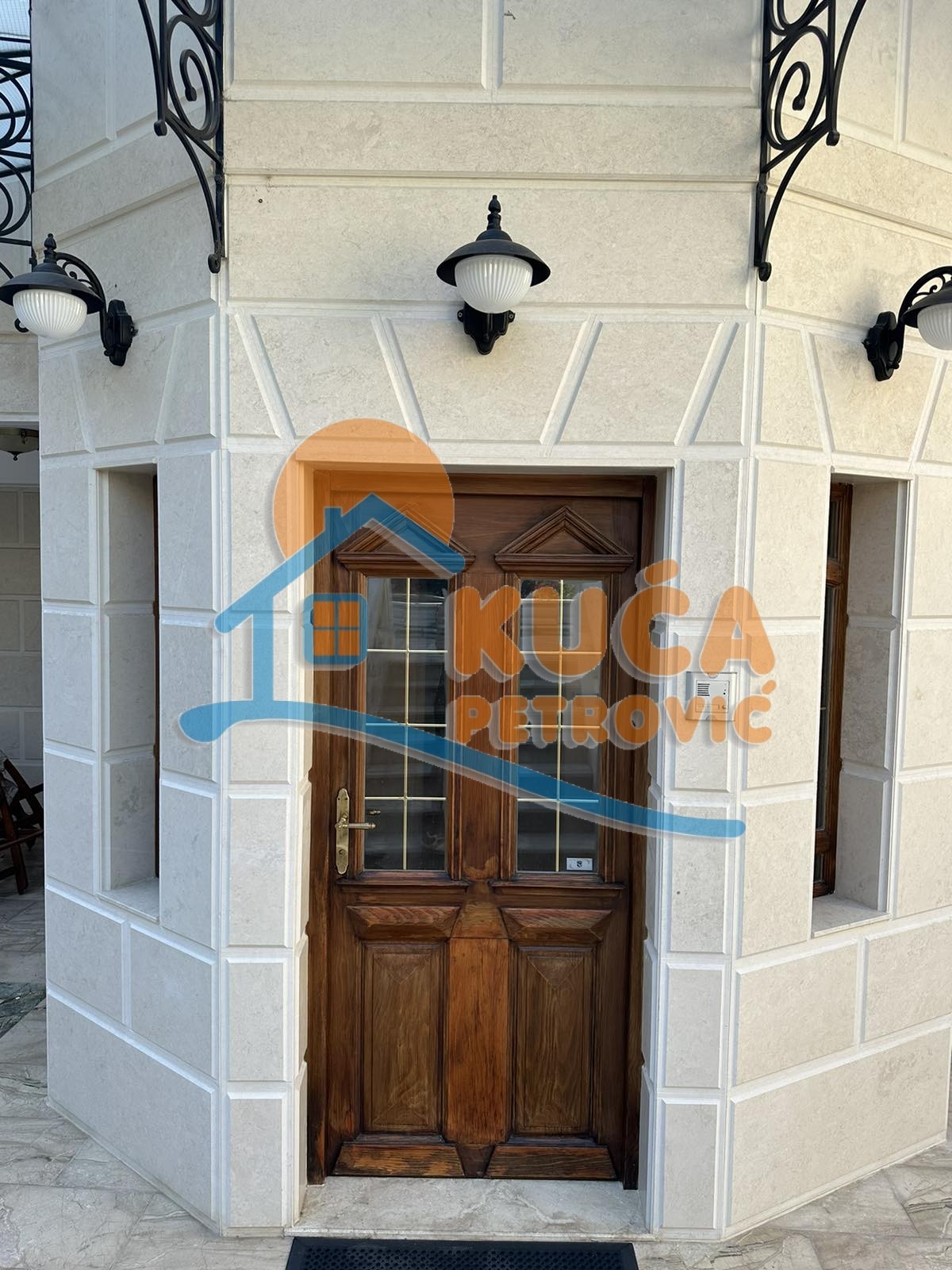 Lokal, 200 m2, Centar, Jeronimova ID: i-09200 18