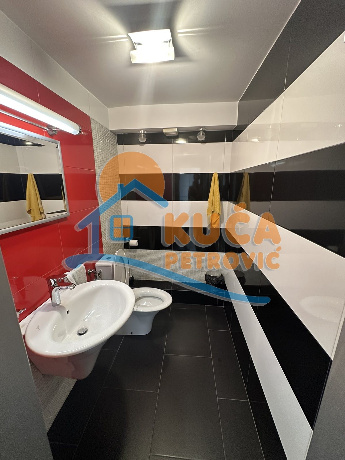 Lokal, 200 m2, Centar, Jeronimova ID: i-09200 15