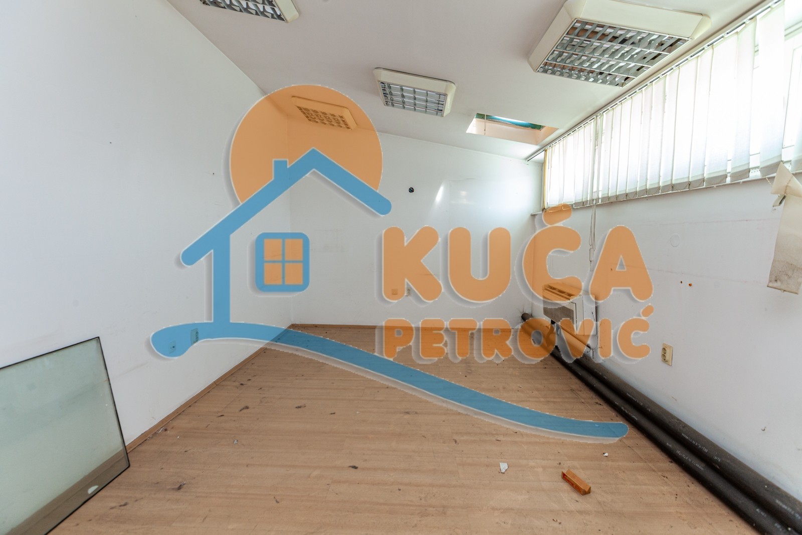 Lokal, 200 m2, Centar, Obrenovićeva ID: i-04431 4