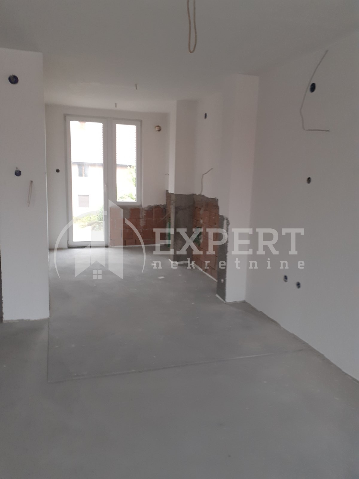 Lokal, 250 m2, Durlan, Matejevački put ID: i-04334 11