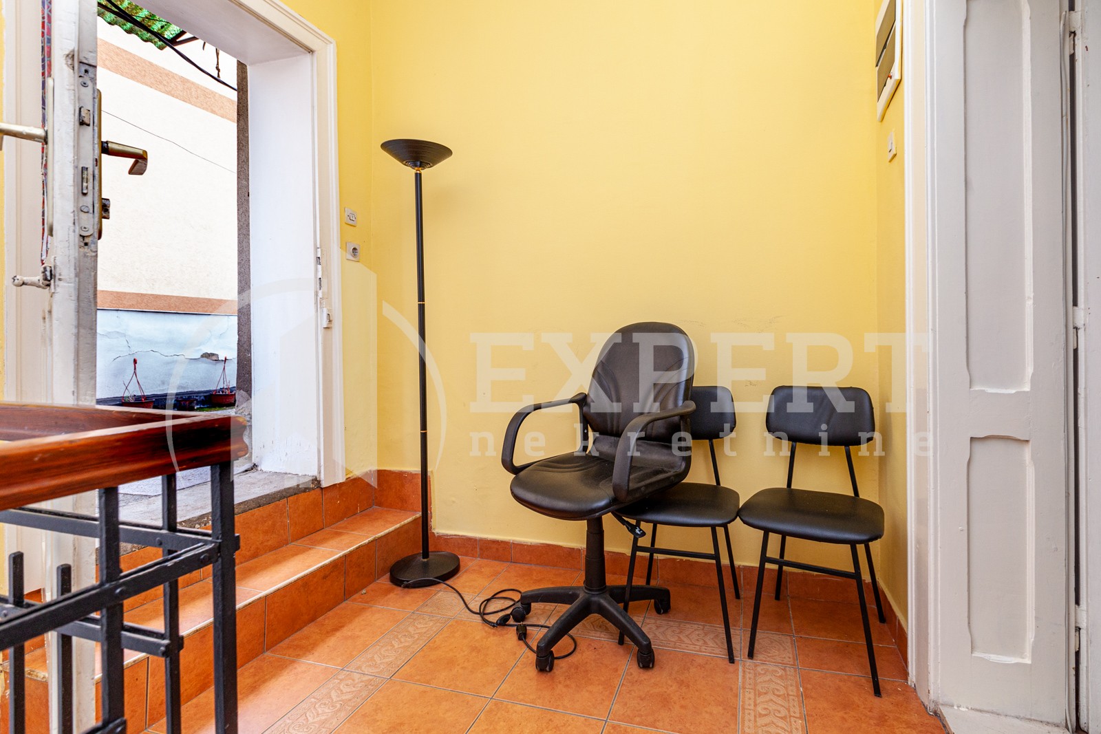 Lokal, 250 m2, Filozofski fakultet, Prvomajska ID: i-03801 11