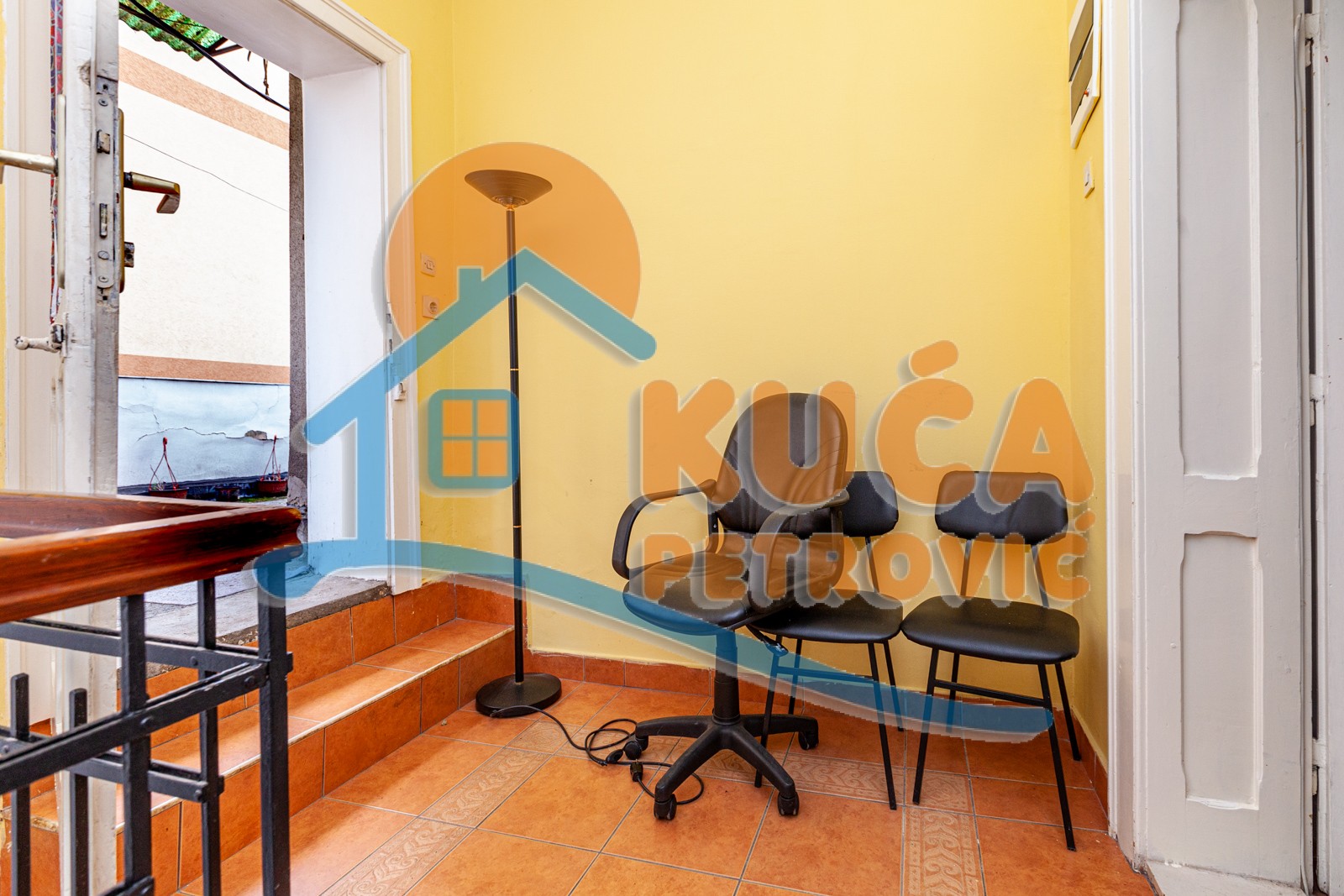 Lokal, 250 m2, Filozofski fakultet, Prvomajska ID: i-03801 11