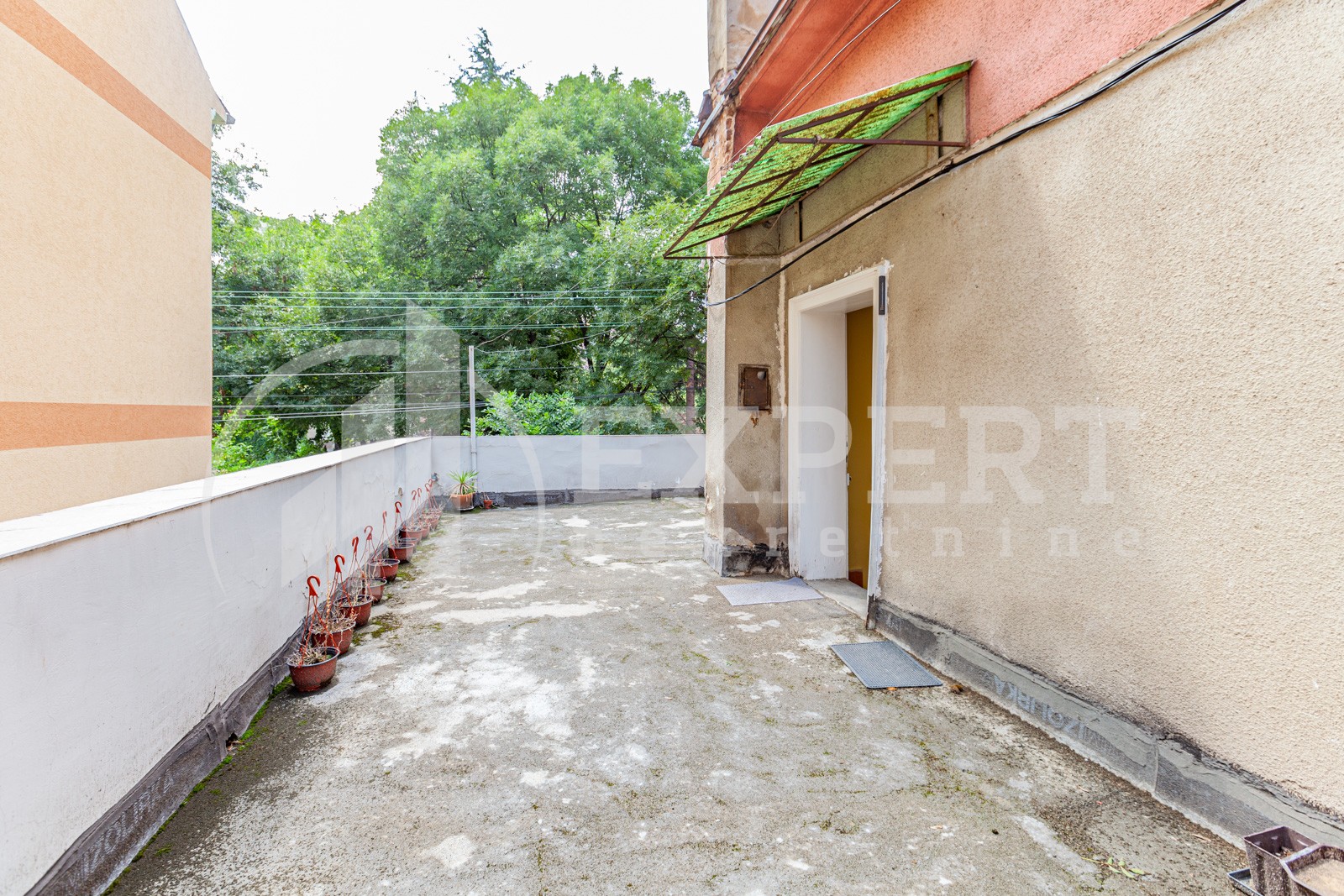 Lokal, 250 m2, Filozofski fakultet, Prvomajska ID: i-03801 9