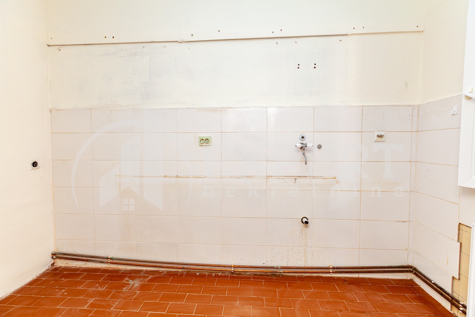 Lokal, 250 m2, Filozofski fakultet, Prvomajska ID: i-03801 22