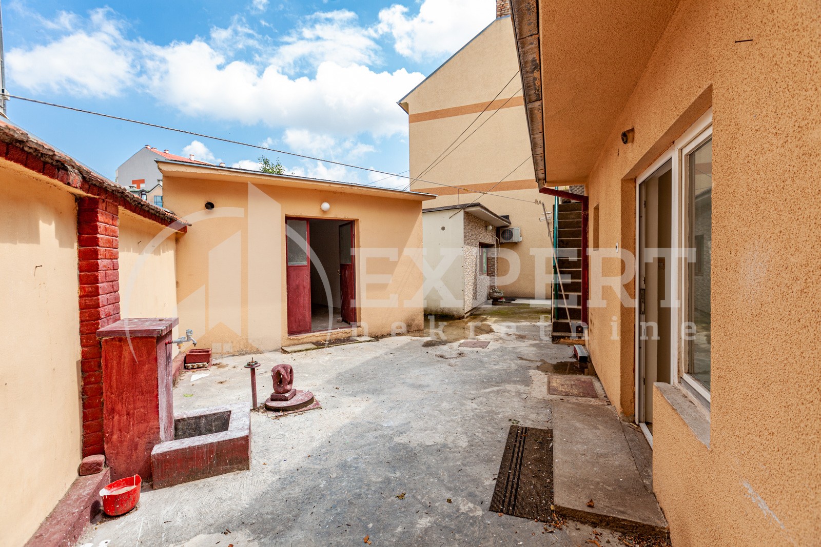 Lokal, 250 m2, Filozofski fakultet, Prvomajska ID: i-03801 26