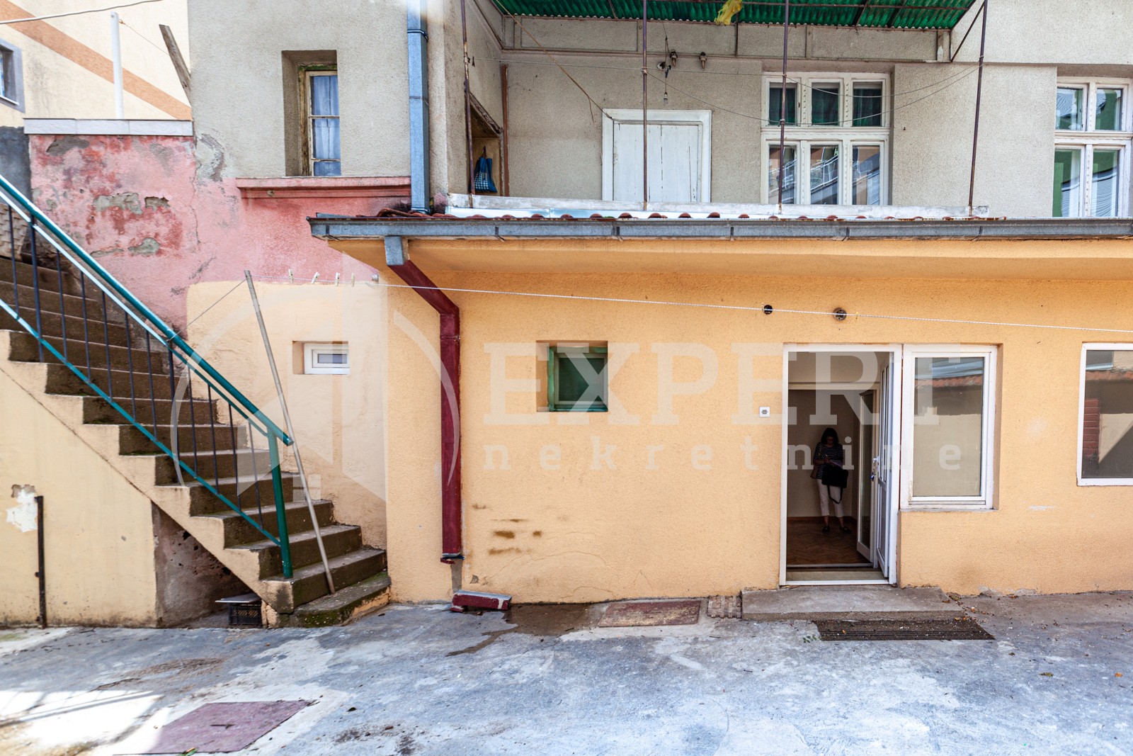 Lokal, 250 m2, Filozofski fakultet, Prvomajska ID: i-03801 27