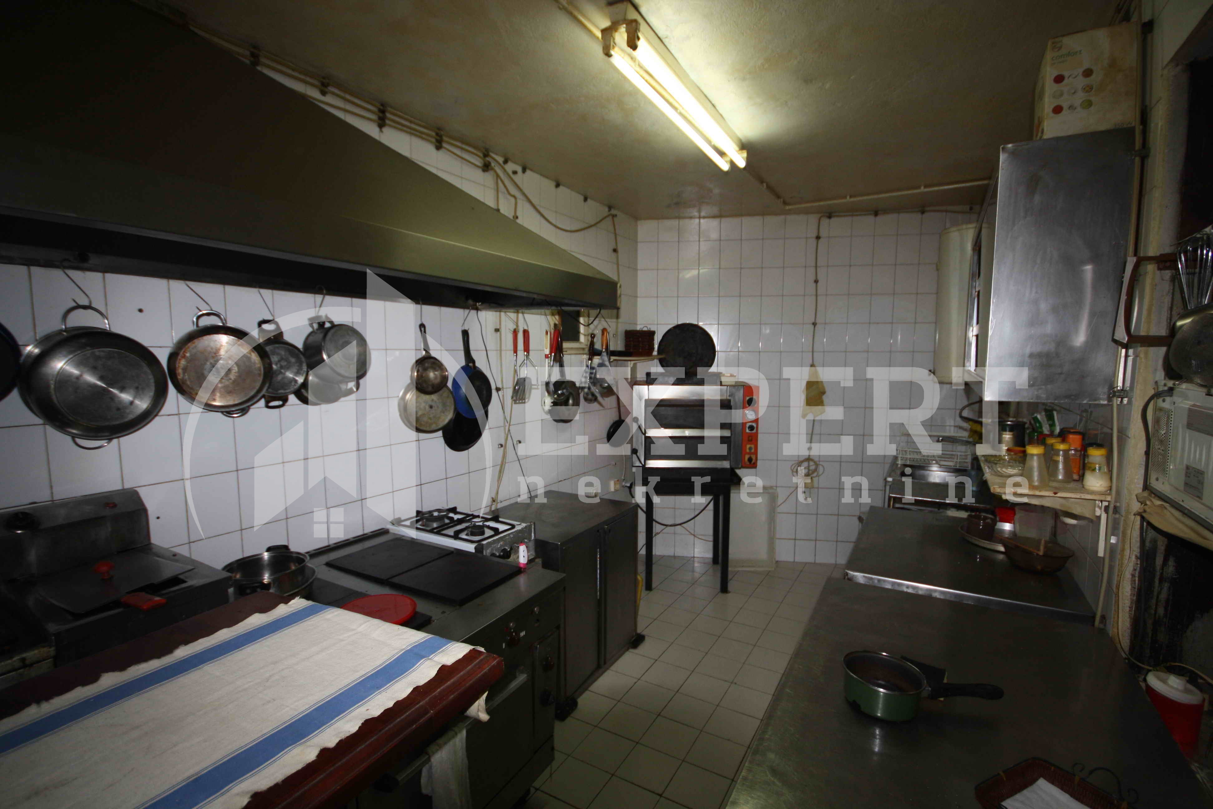 Lokal, 280 m2, Bulevar Nemanjića, Svetosavska ID: p-02001 7