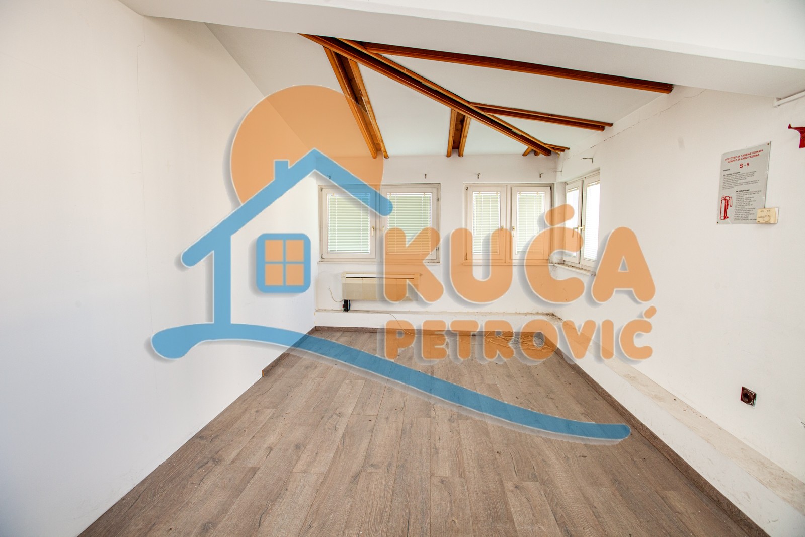 Lokal, 300 m2, Centar, Obrenovićeva ID: i-04429 10