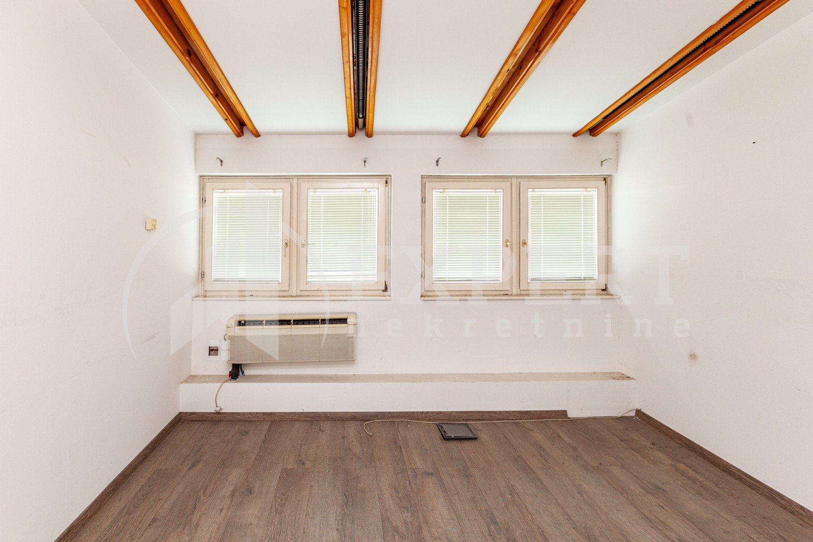 Lokal, 300 m2, Centar, Obrenovićeva ID: i-04429 6