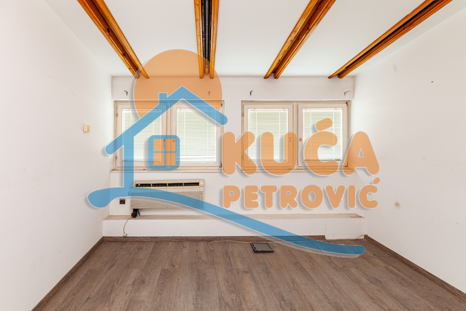 Lokal, 300 m2, Centar, Obrenovićeva ID: i-04429 6