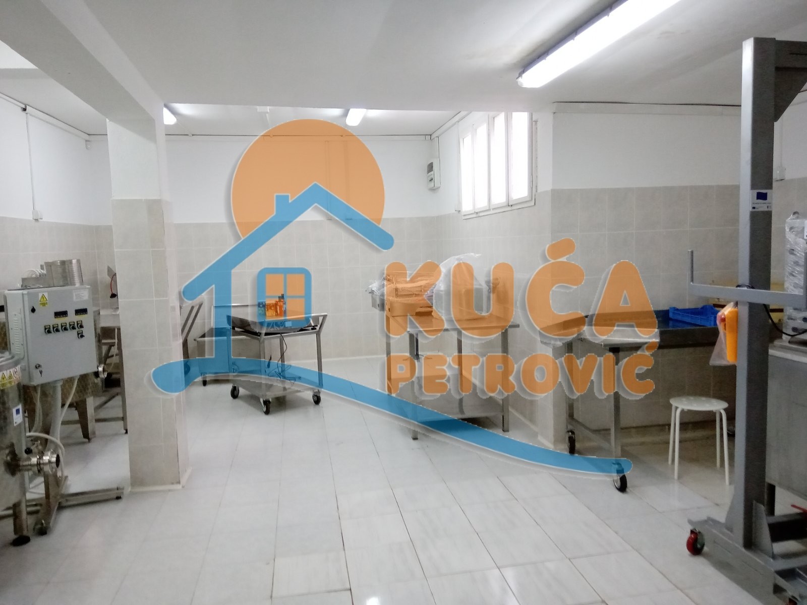 Lokal, 327 m2, Vrtište, Beogradska ID: p-03630 13